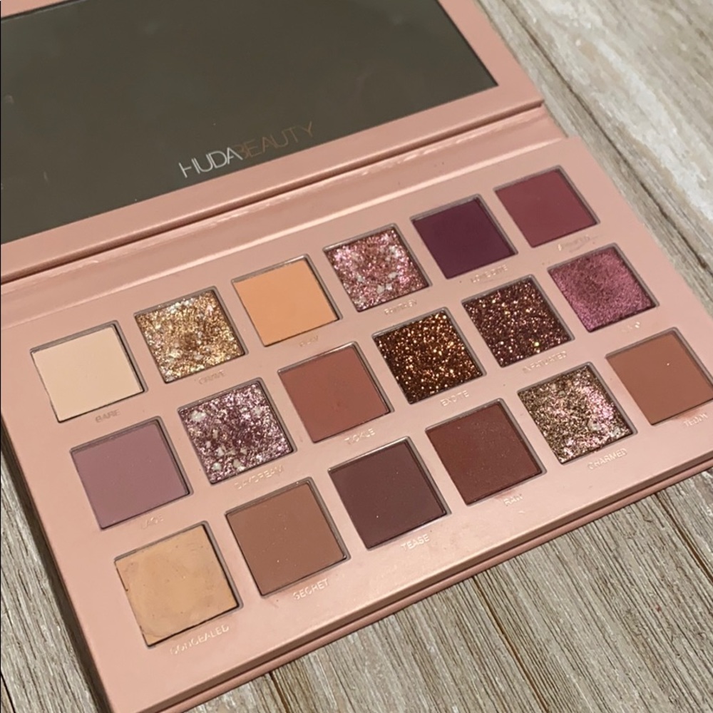 Huda Beauty New Nude Palette